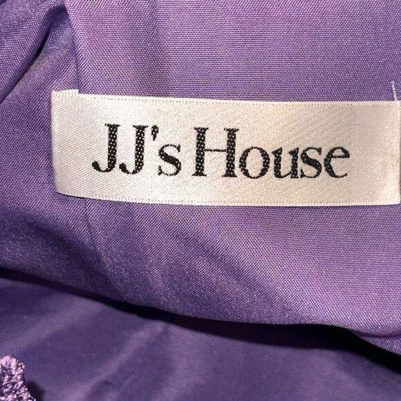 JJ's House Sheath Lace Overlay Dress - Picture 3 of 4